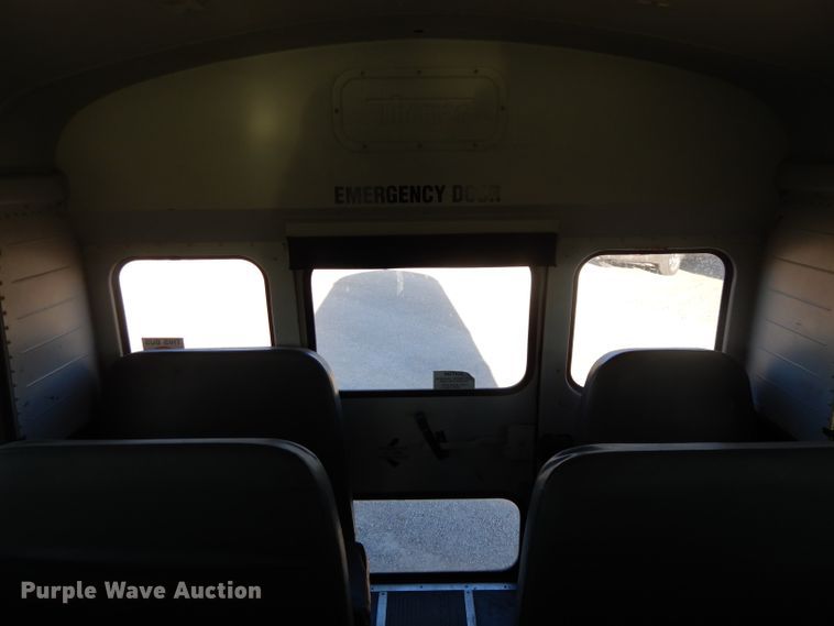 image for item DI8071 2003 Freightliner FS65  school bus