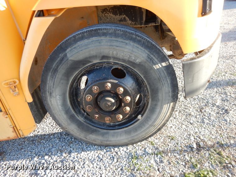image for item DI8071 2003 Freightliner FS65  school bus