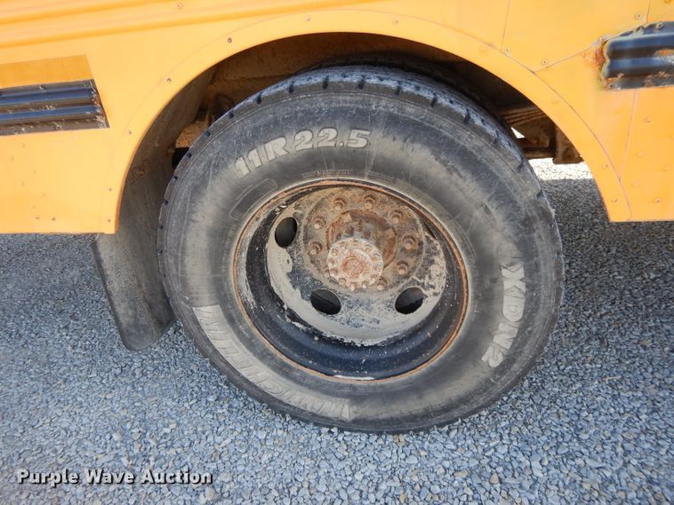 image for item DI8071 2003 Freightliner FS65  school bus