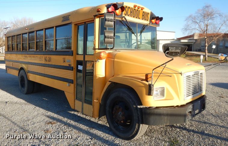 image for item DI8072 2001 Freightliner FS65  school bus