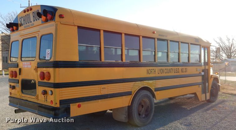 image for item DI8072 2001 Freightliner FS65  school bus