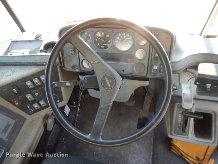 image for item DI8072 2001 Freightliner FS65  school bus