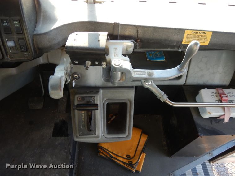 image for item DI8072 2001 Freightliner FS65  school bus