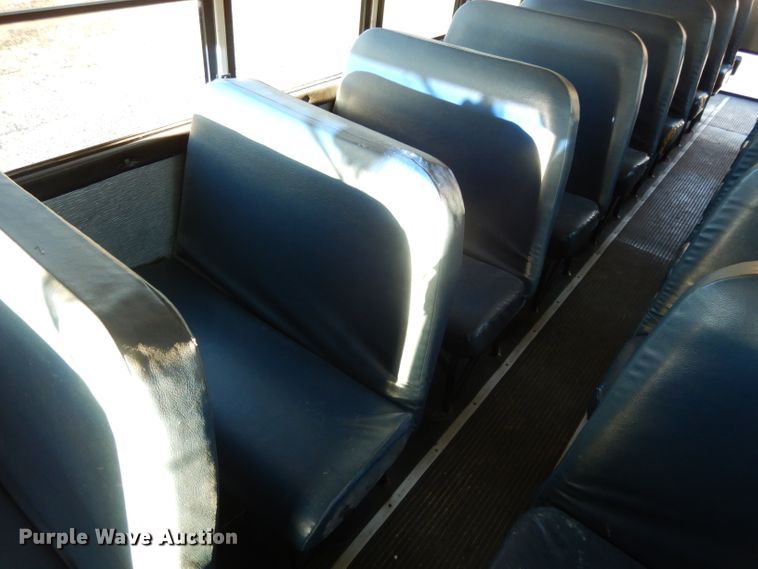 image for item DI8072 2001 Freightliner FS65  school bus