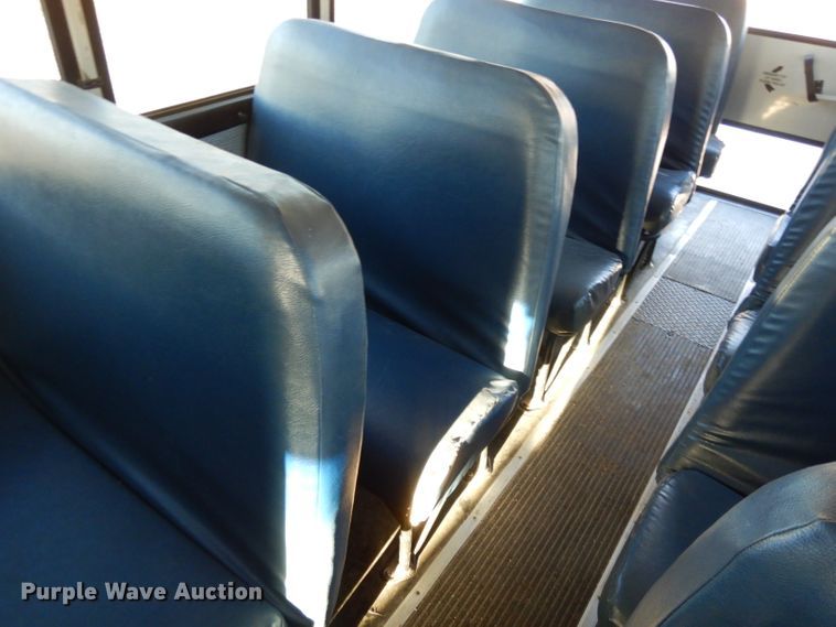 image for item DI8072 2001 Freightliner FS65  school bus