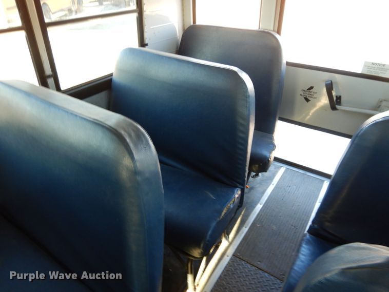 image for item DI8072 2001 Freightliner FS65  school bus