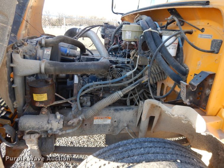 image for item DI8072 2001 Freightliner FS65  school bus