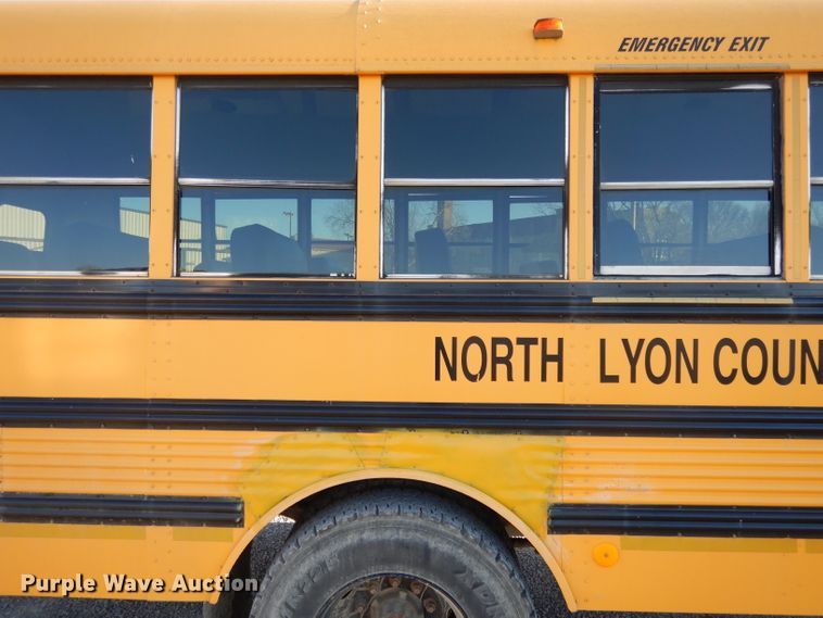 image for item DI8072 2001 Freightliner FS65  school bus