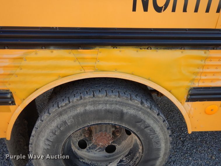 image for item DI8072 2001 Freightliner FS65  school bus