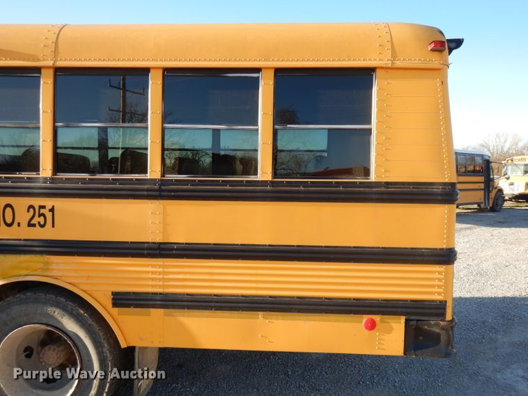 image for item DI8072 2001 Freightliner FS65  school bus