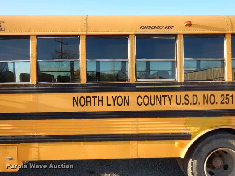 image for item DI8072 2001 Freightliner FS65  school bus