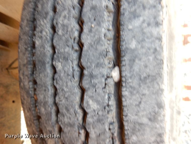 image for item DI8072 2001 Freightliner FS65  school bus