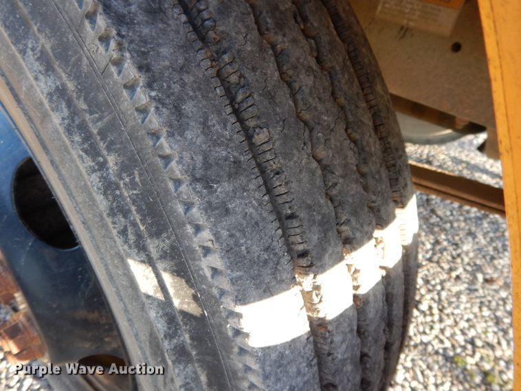 image for item DI8072 2001 Freightliner FS65  school bus