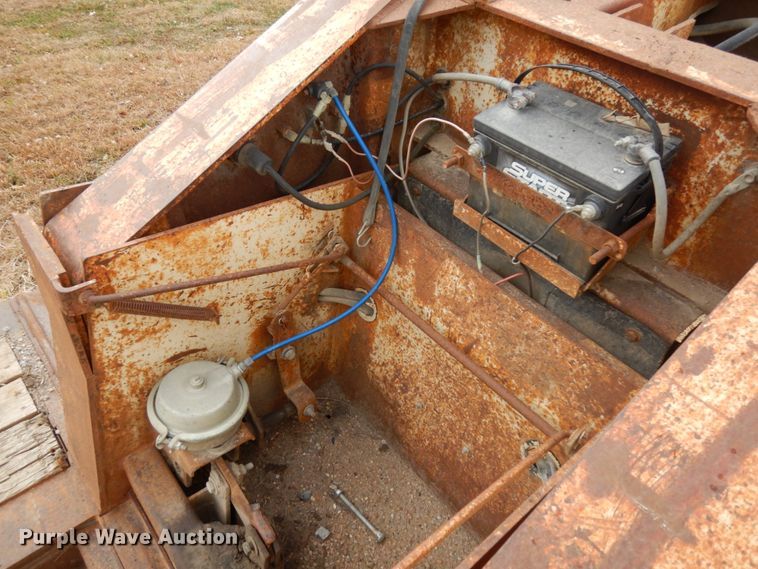 image for item DJ5786 1985 Trail King 1551-4100 lowboy equipment trailer