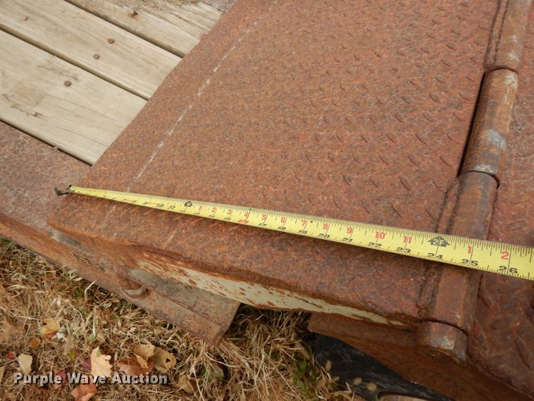 image for item DJ5786 1985 Trail King 1551-4100 lowboy equipment trailer