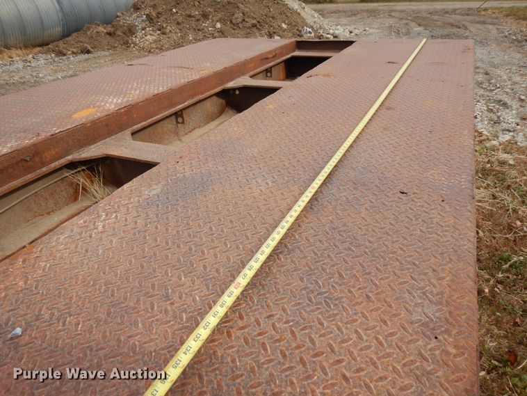 image for item DJ5786 1985 Trail King 1551-4100 lowboy equipment trailer