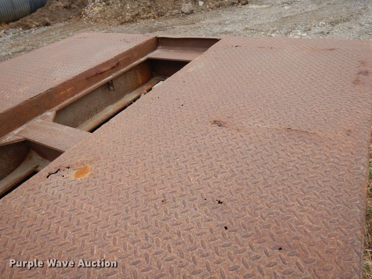 image for item DJ5786 1985 Trail King 1551-4100 lowboy equipment trailer