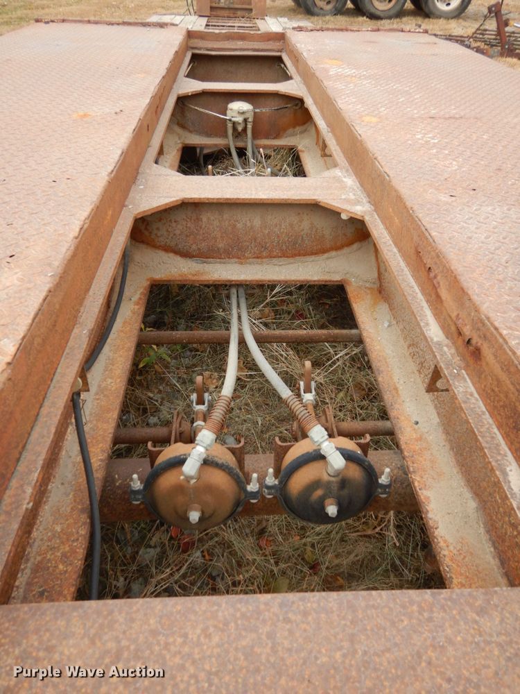 image for item DJ5786 1985 Trail King 1551-4100 lowboy equipment trailer