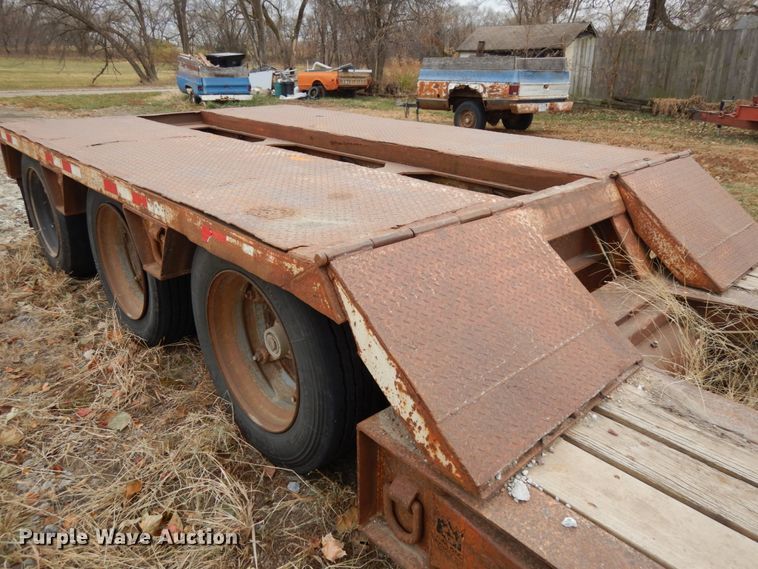 image for item DJ5786 1985 Trail King 1551-4100 lowboy equipment trailer