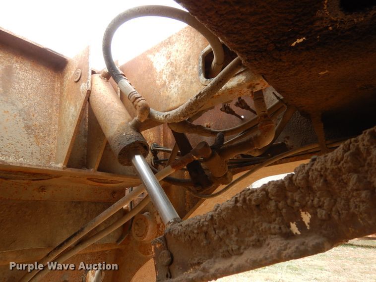 image for item DJ5786 1985 Trail King 1551-4100 lowboy equipment trailer