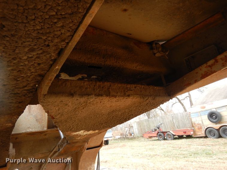 image for item DJ5786 1985 Trail King 1551-4100 lowboy equipment trailer