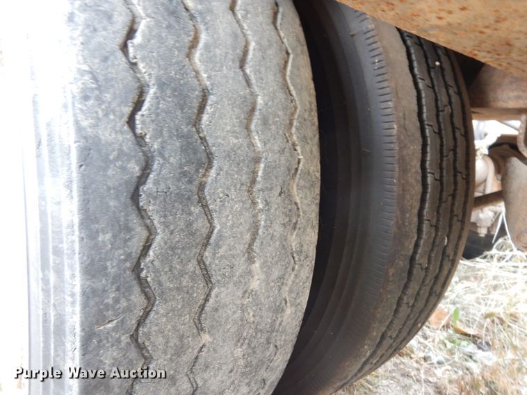 image for item DJ5786 1985 Trail King 1551-4100 lowboy equipment trailer