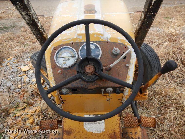 image for item DJ5787 1970 International I2554  tractor