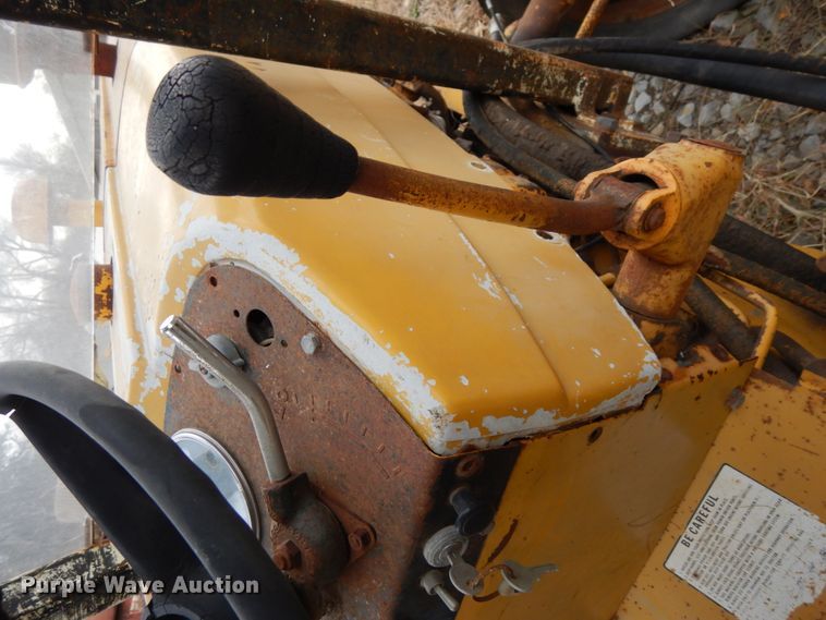 image for item DJ5787 1970 International I2554  tractor