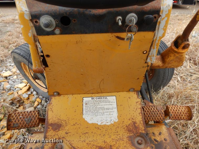 image for item DJ5787 1970 International I2554  tractor