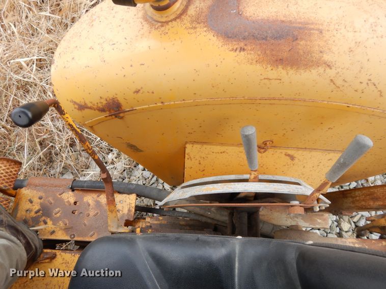 image for item DJ5787 1970 International I2554  tractor