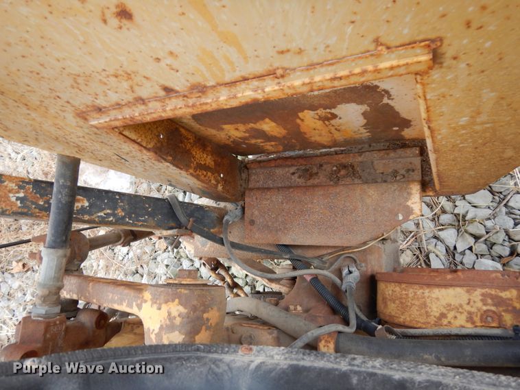 image for item DJ5787 1970 International I2554  tractor