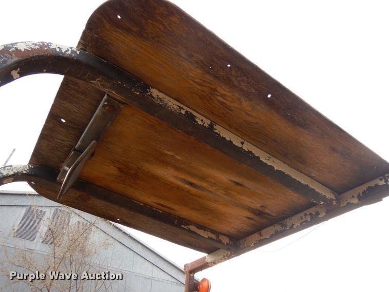 image for item DJ5787 1970 International I2554  tractor