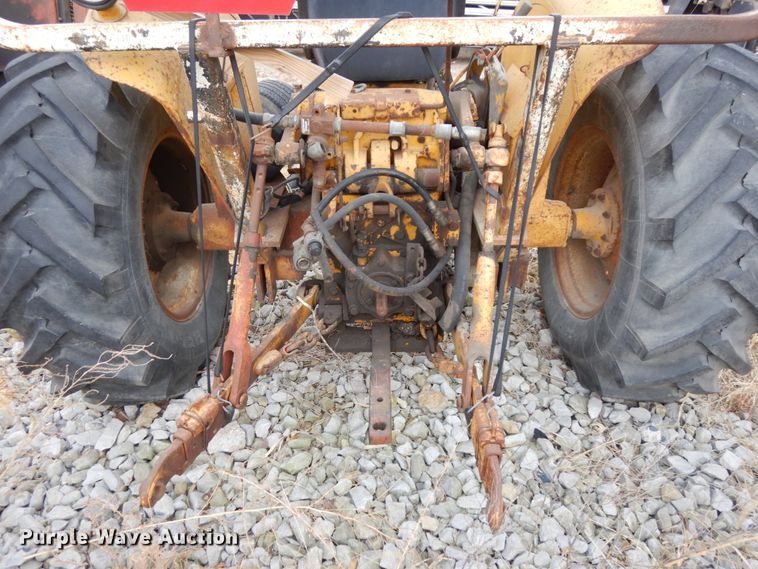 image for item DJ5787 1970 International I2554  tractor