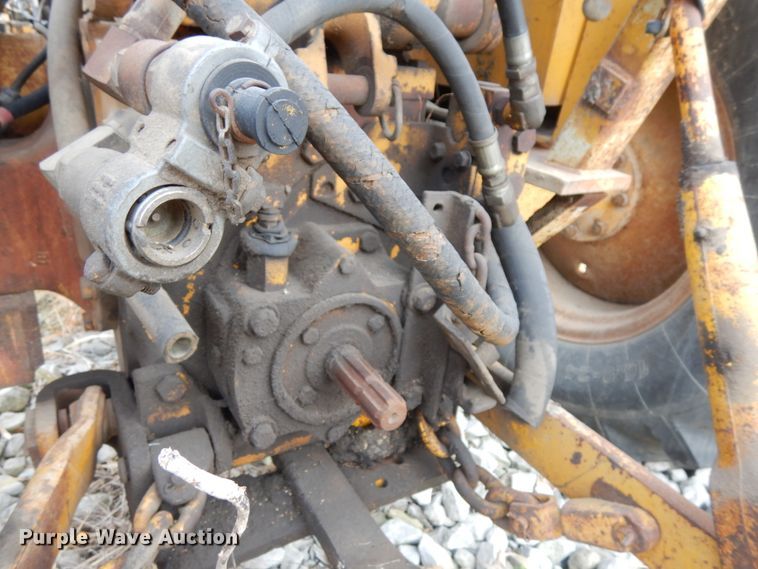 image for item DJ5787 1970 International I2554  tractor