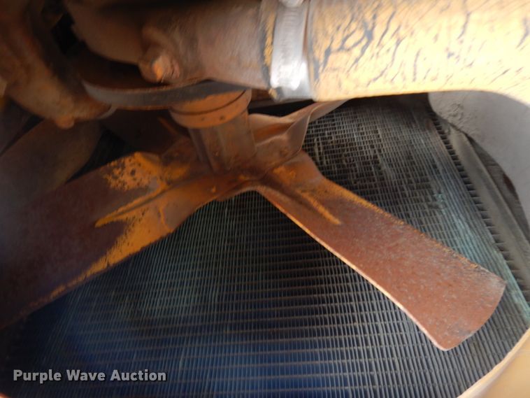 image for item DJ5787 1970 International I2554  tractor