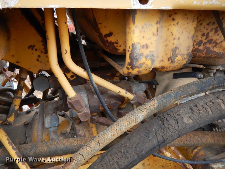 image for item DJ5787 1970 International I2554  tractor