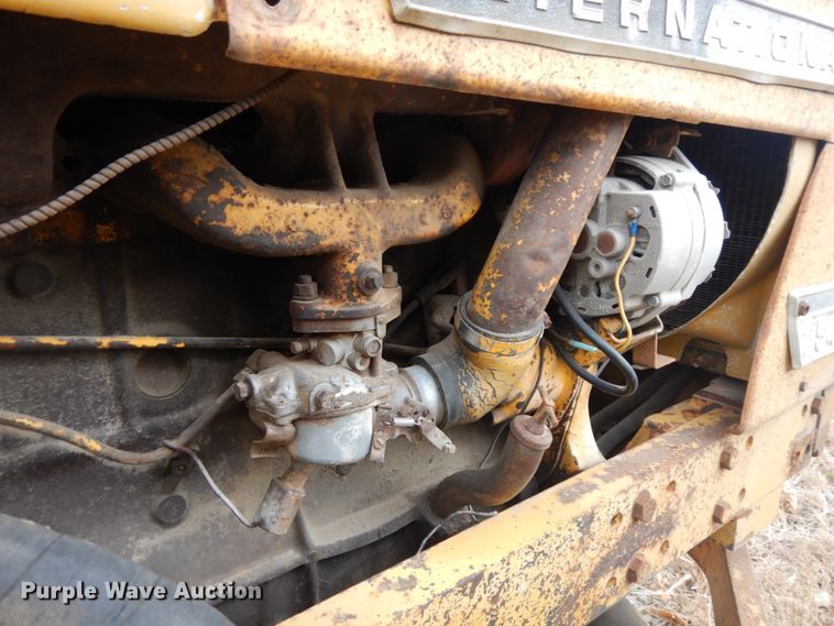 image for item DJ5787 1970 International I2554  tractor