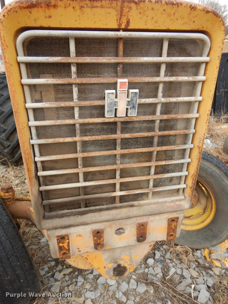 image for item DJ5787 1970 International I2554  tractor
