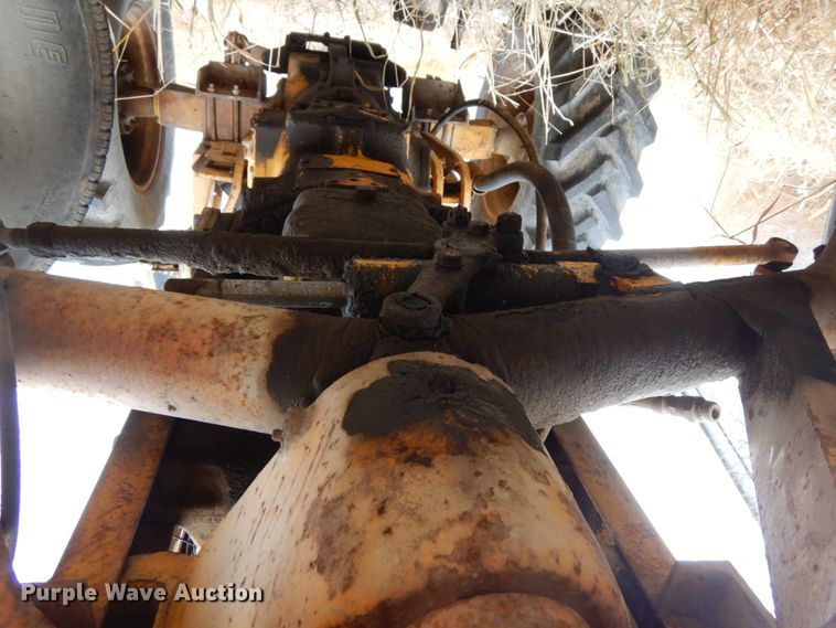 image for item DJ5787 1970 International I2554  tractor