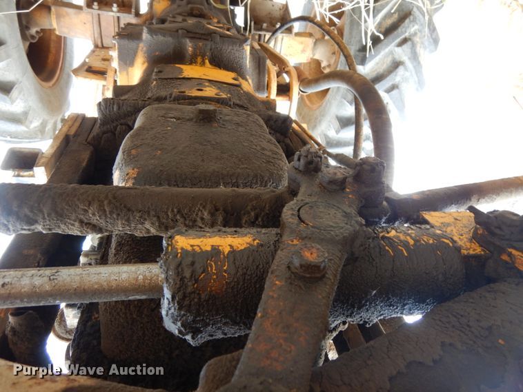 image for item DJ5787 1970 International I2554  tractor