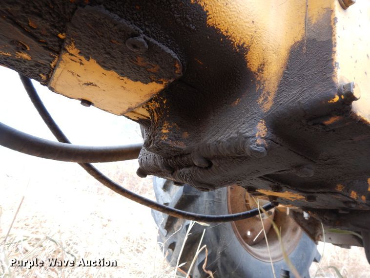 image for item DJ5787 1970 International I2554  tractor