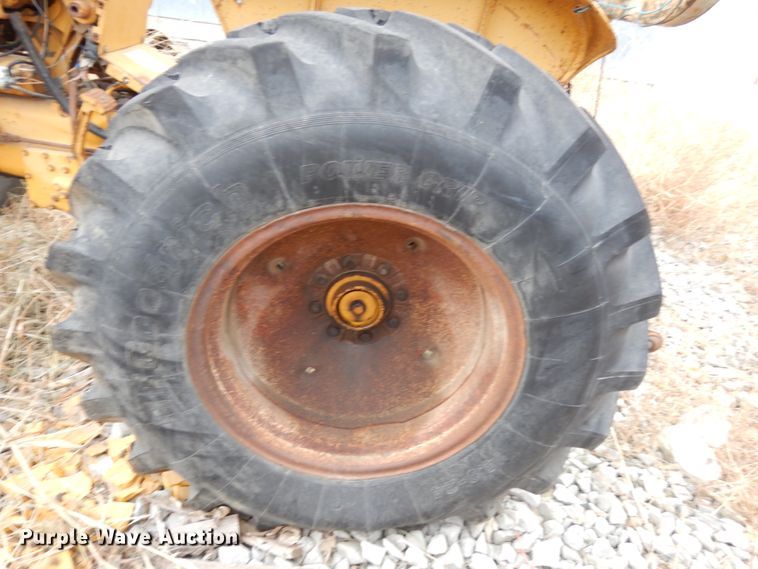 image for item DJ5787 1970 International I2554  tractor