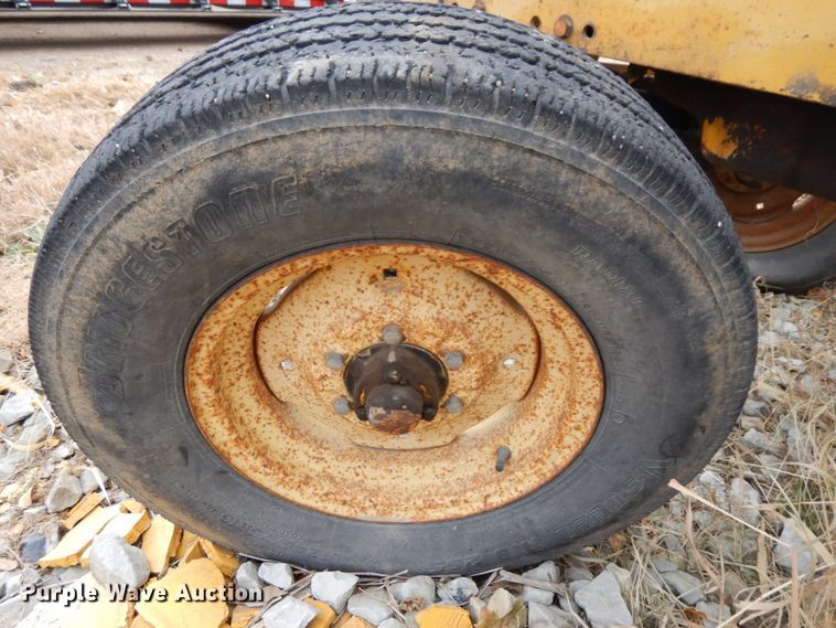 image for item DJ5787 1970 International I2554  tractor