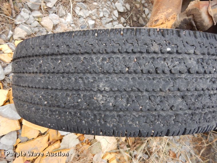 image for item DJ5787 1970 International I2554  tractor