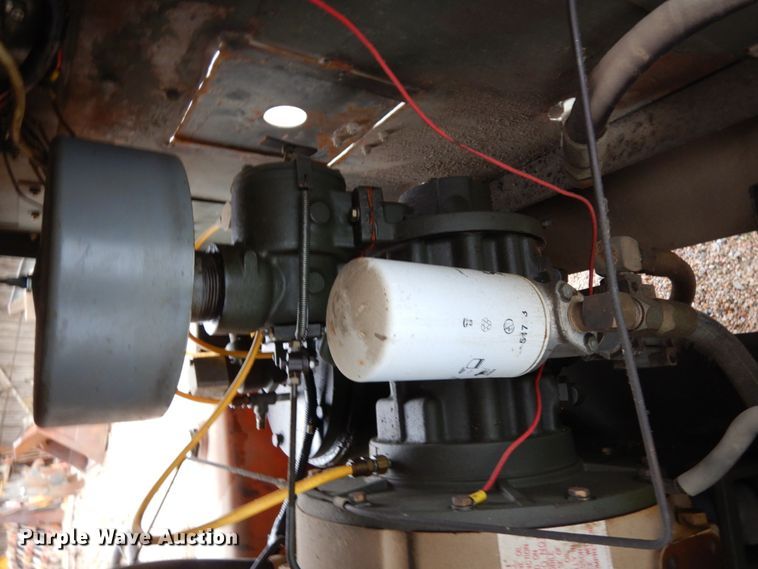 image for item DJ5788 1993 Davey 14M125  air compressor