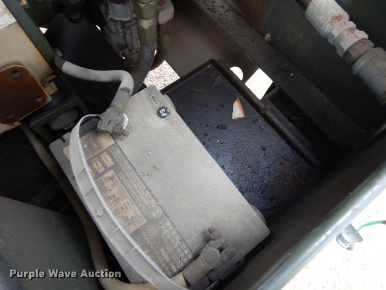 image for item DJ5788 1993 Davey 14M125  air compressor