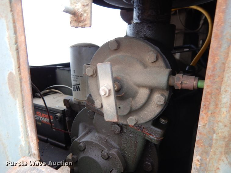 image for item DJ5788 1993 Davey 14M125  air compressor