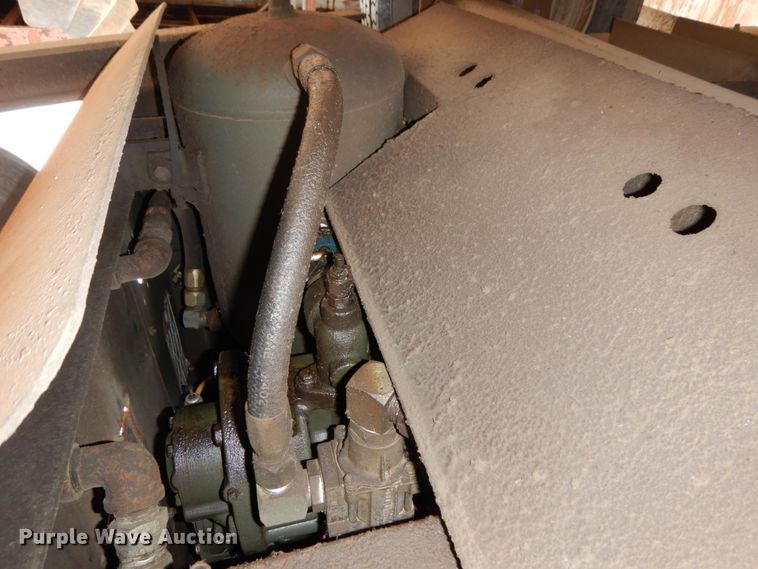 image for item DJ5788 1993 Davey 14M125  air compressor