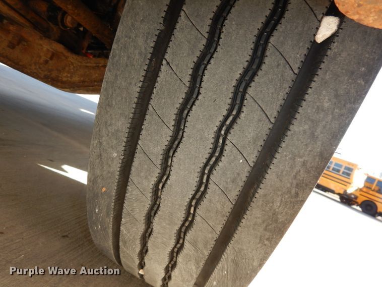 image for item DJ6860 2007 Freightliner Thomas  school bus