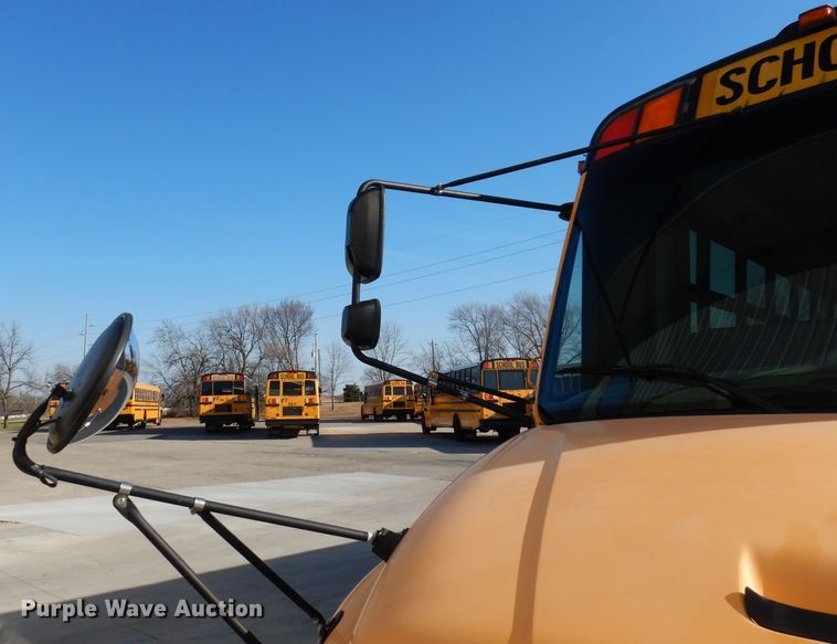 image for item DJ6860 2007 Freightliner Thomas  school bus